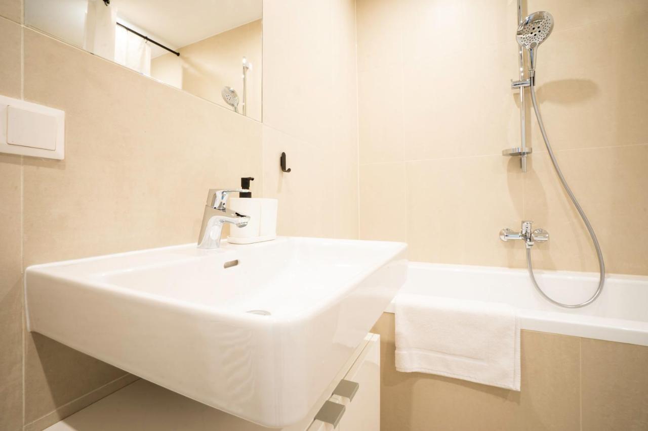 Orestaliving - Penthouse In 2Nd District With View فيينا المظهر الخارجي الصورة